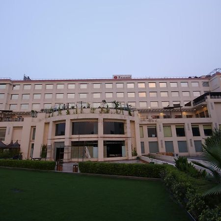 Hotel Ramada Neemrana Exterior foto
