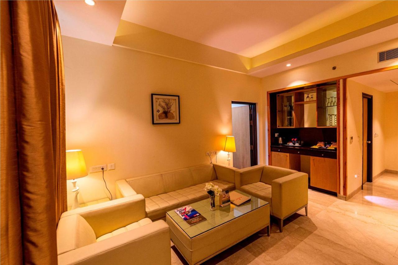 Hotel Ramada Neemrana Exterior foto