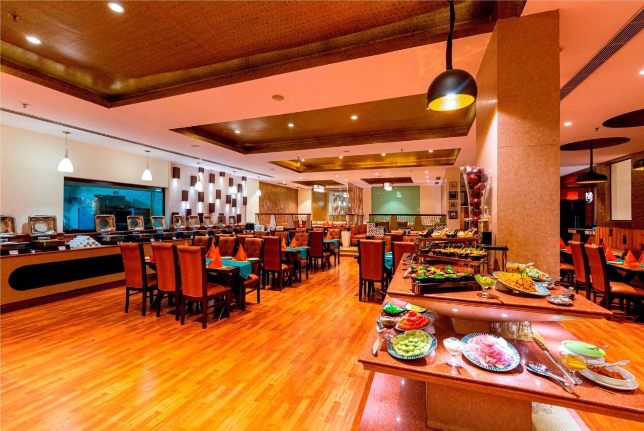 Hotel Ramada Neemrana Exterior foto