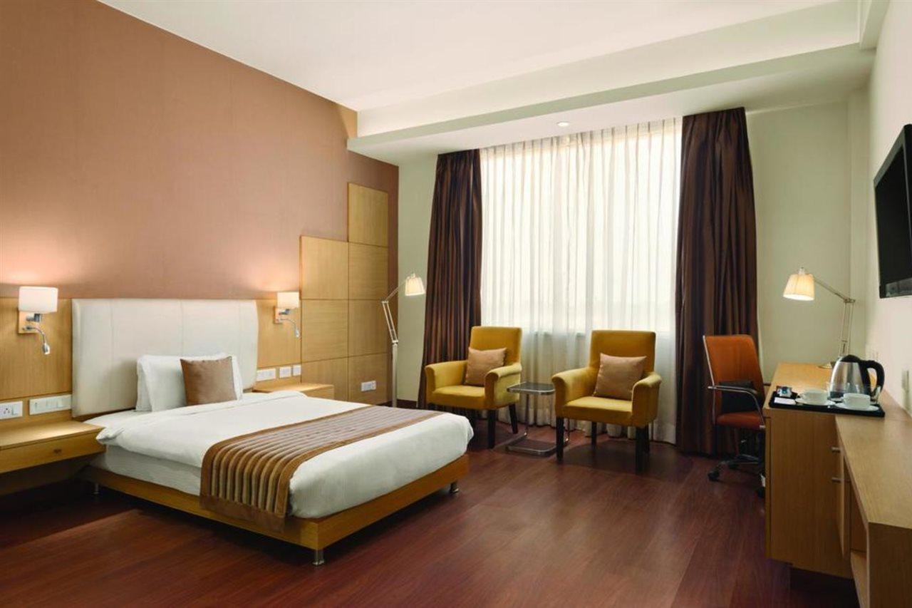 Hotel Ramada Neemrana Exterior foto