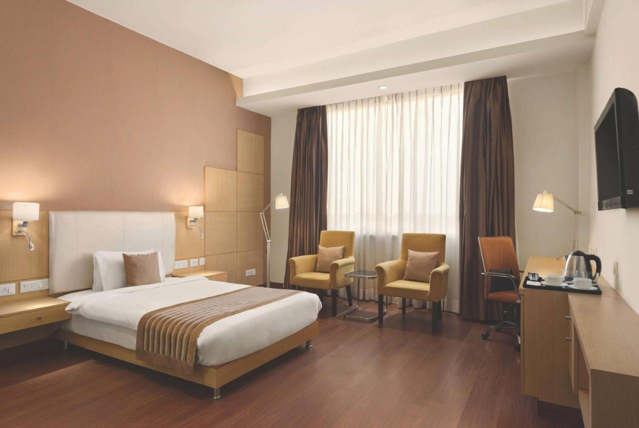 Hotel Ramada Neemrana Exterior foto